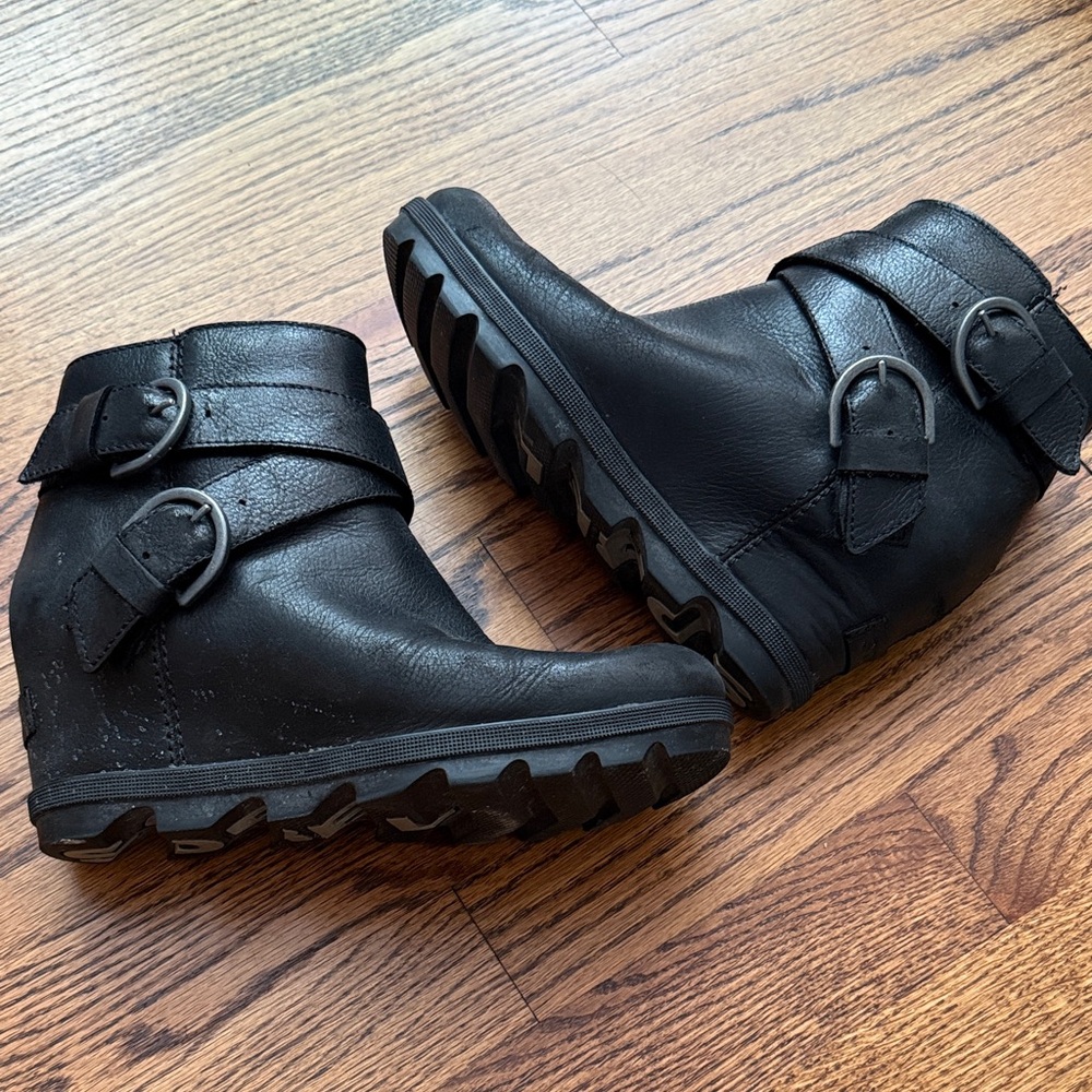 Sorel Black Wedge Ankle Boots with Buckle Straps